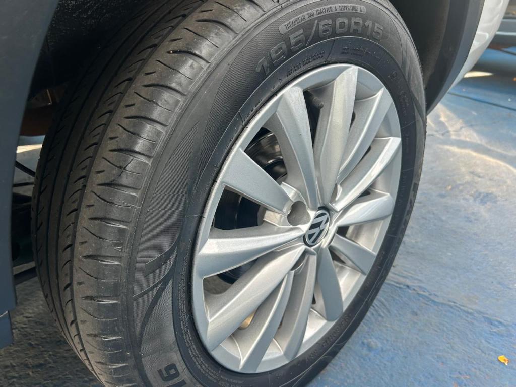 VOLKSWAGEN Saveiro - Foto