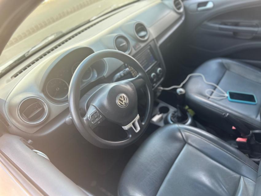 VOLKSWAGEN Saveiro - Foto