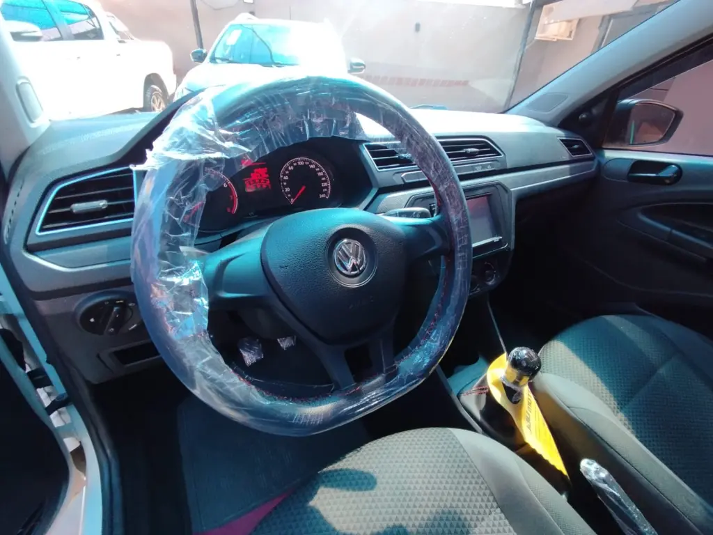 VOLKSWAGEN Saveiro - Foto