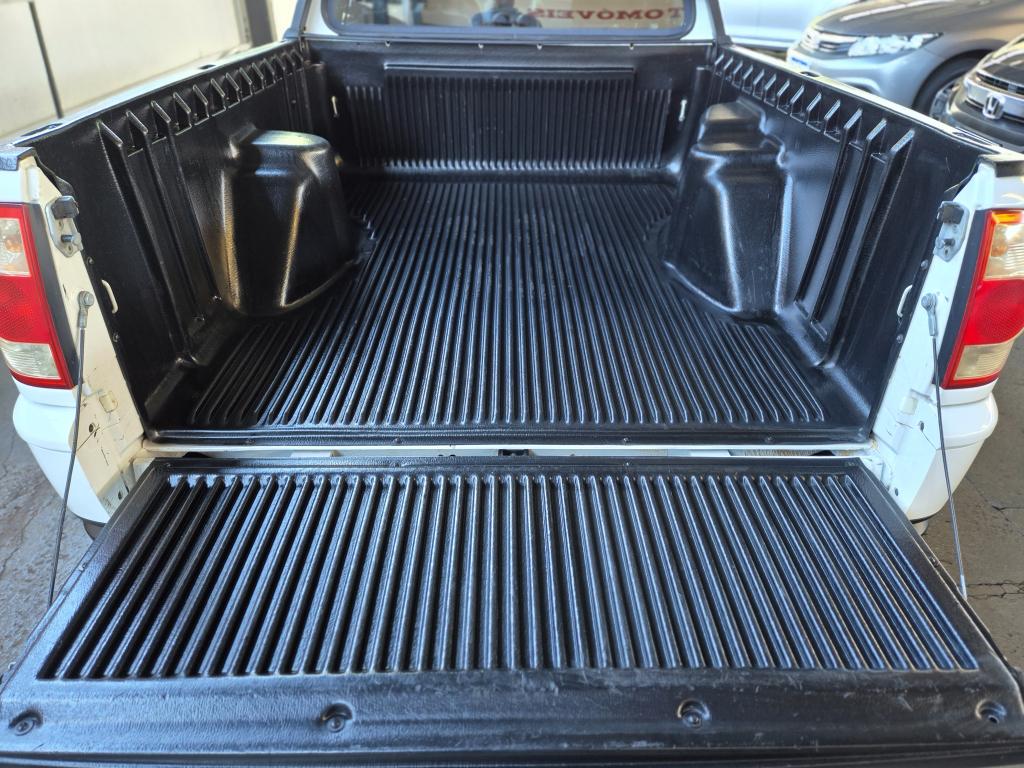 VOLKSWAGEN Saveiro - Foto