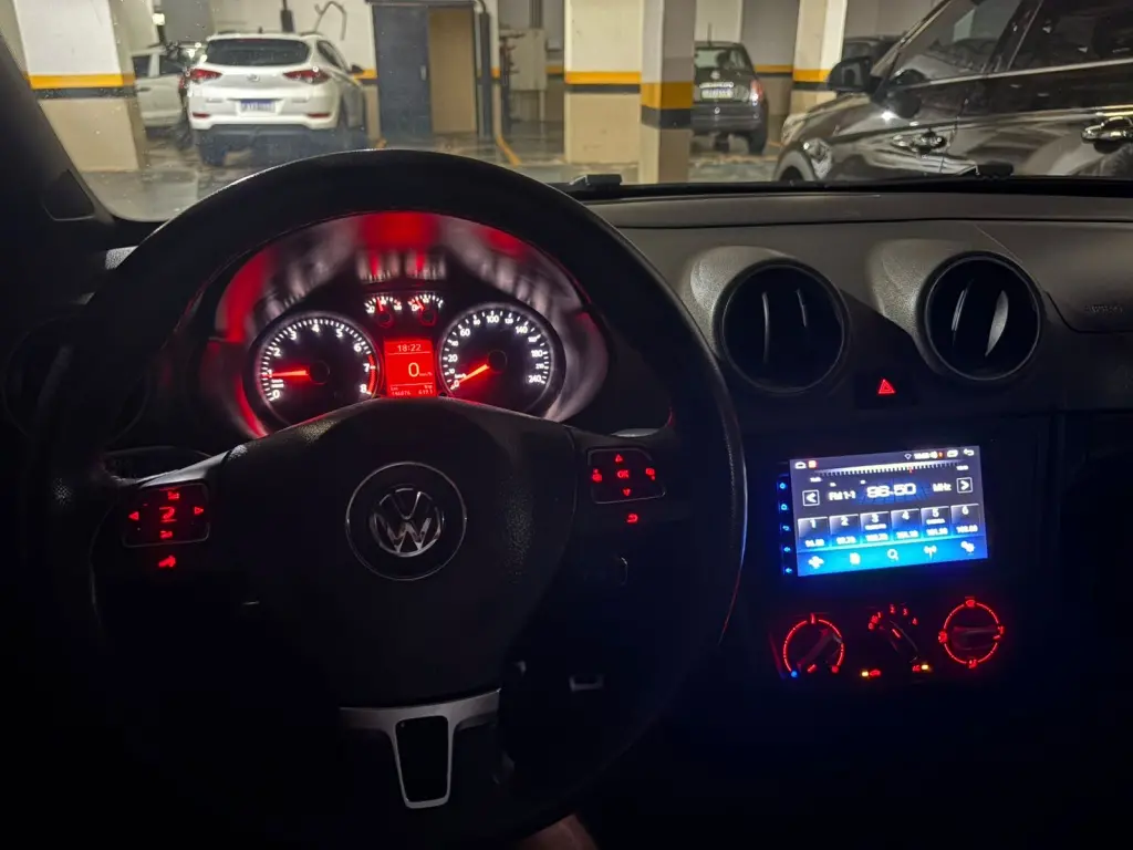 VOLKSWAGEN Saveiro - Foto