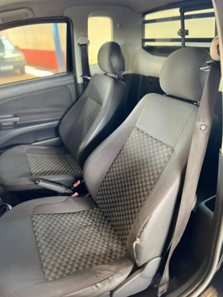 VOLKSWAGEN Saveiro - Foto