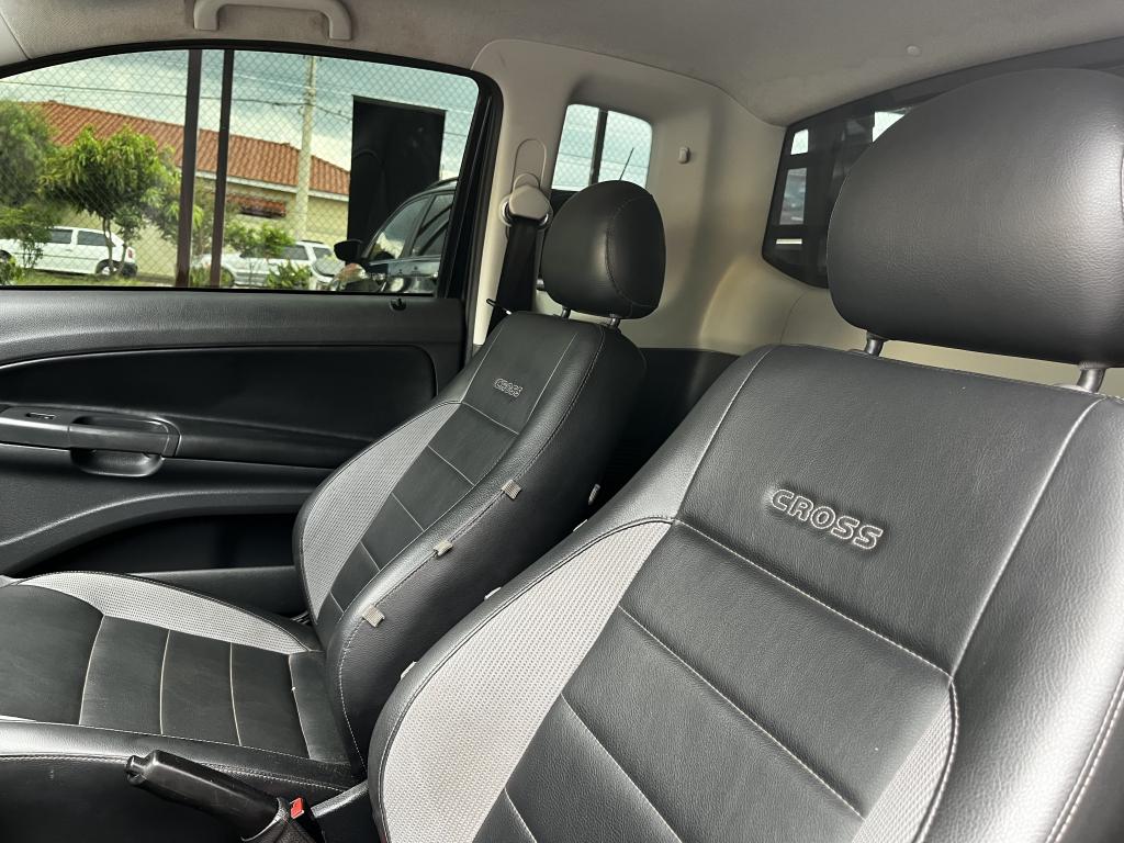 VOLKSWAGEN Saveiro - Foto