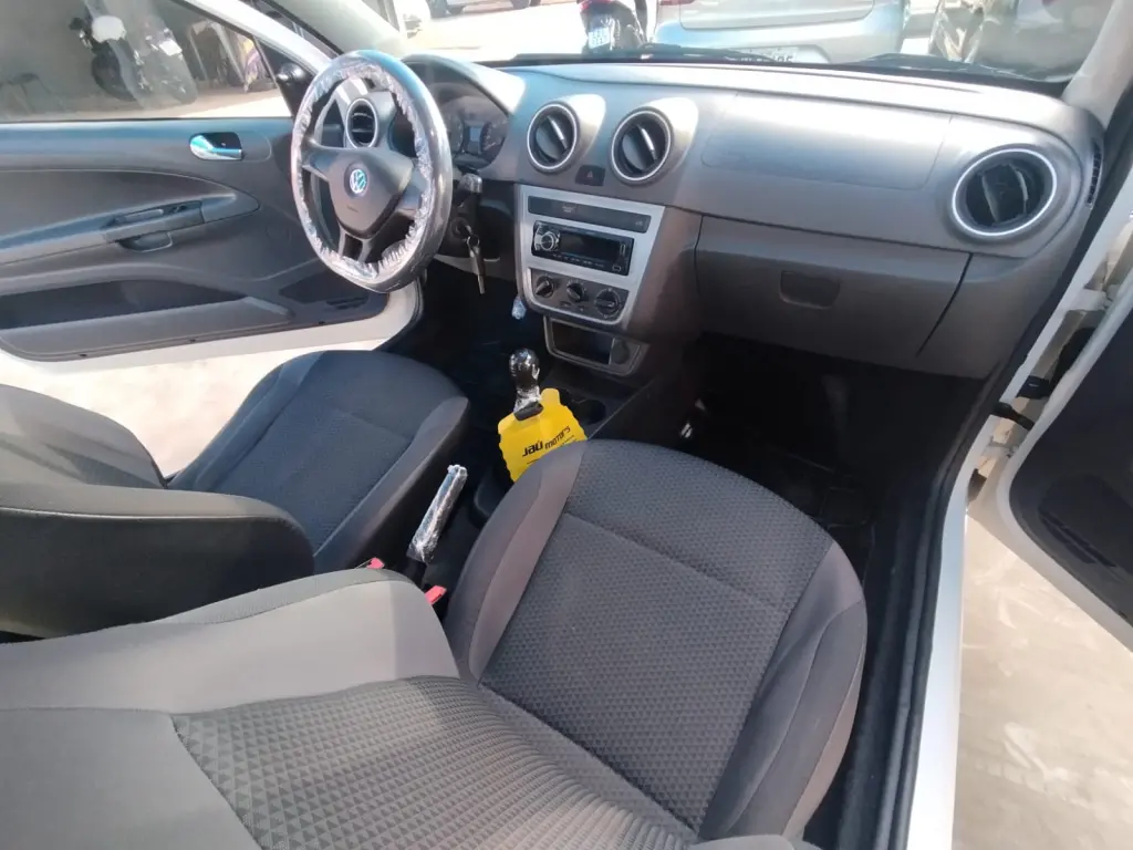 VOLKSWAGEN Saveiro - Foto