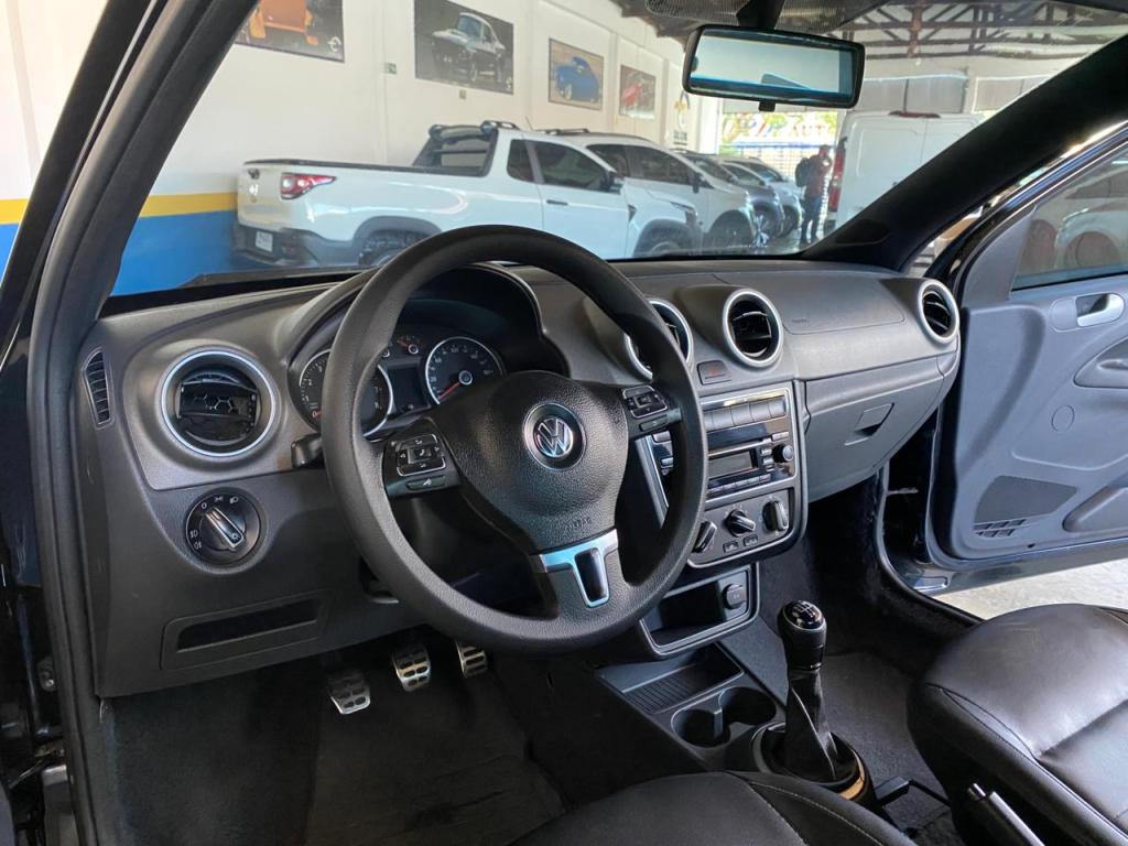 VOLKSWAGEN Saveiro - Foto