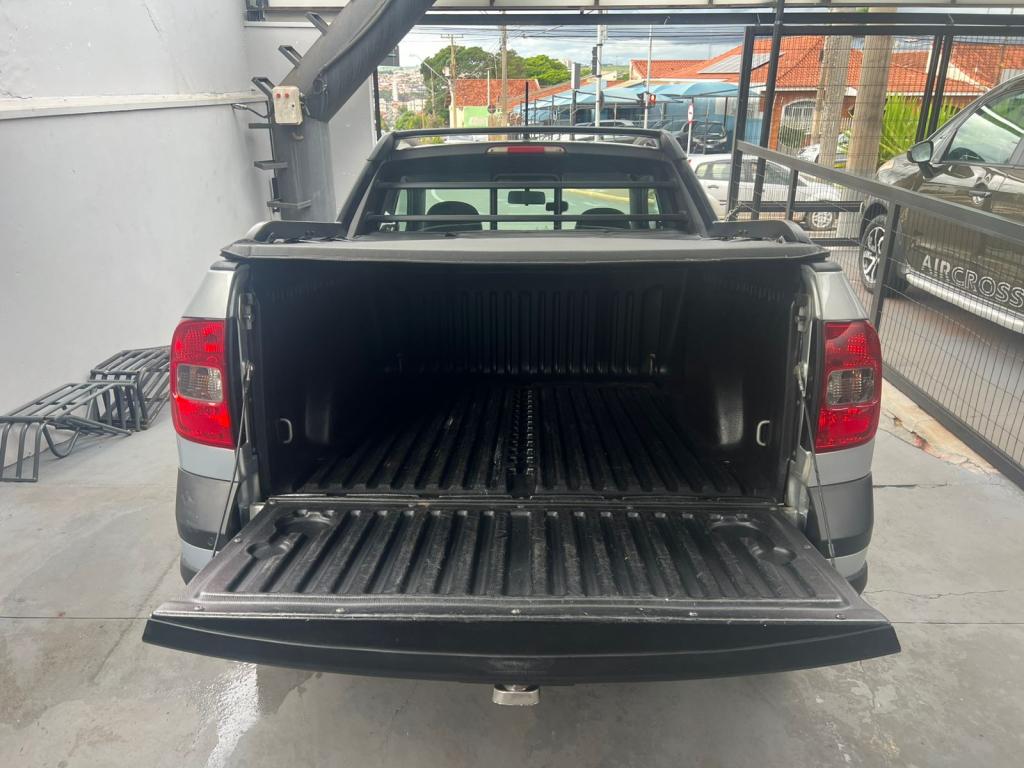 VOLKSWAGEN Saveiro - Foto