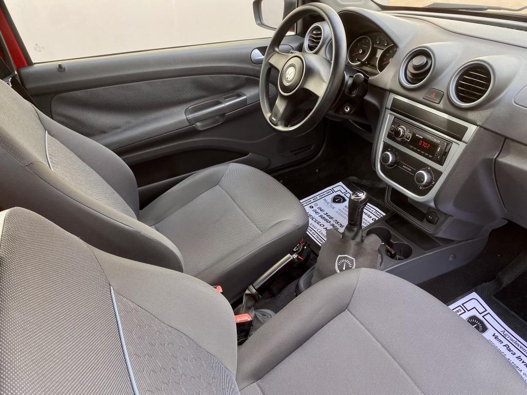 VOLKSWAGEN Saveiro - Foto