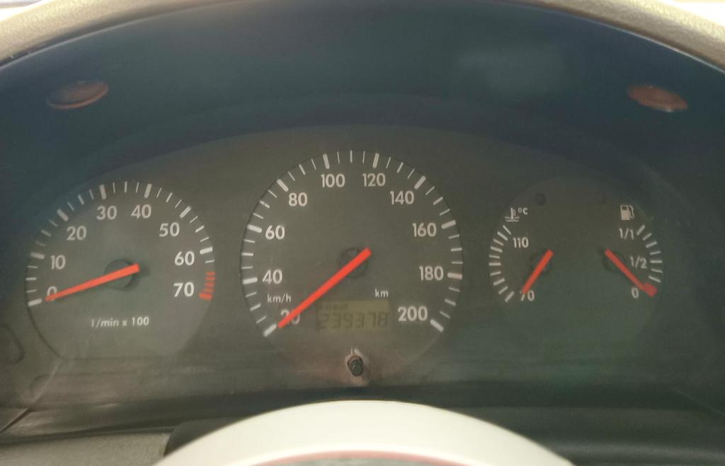 VOLKSWAGEN Saveiro - Foto