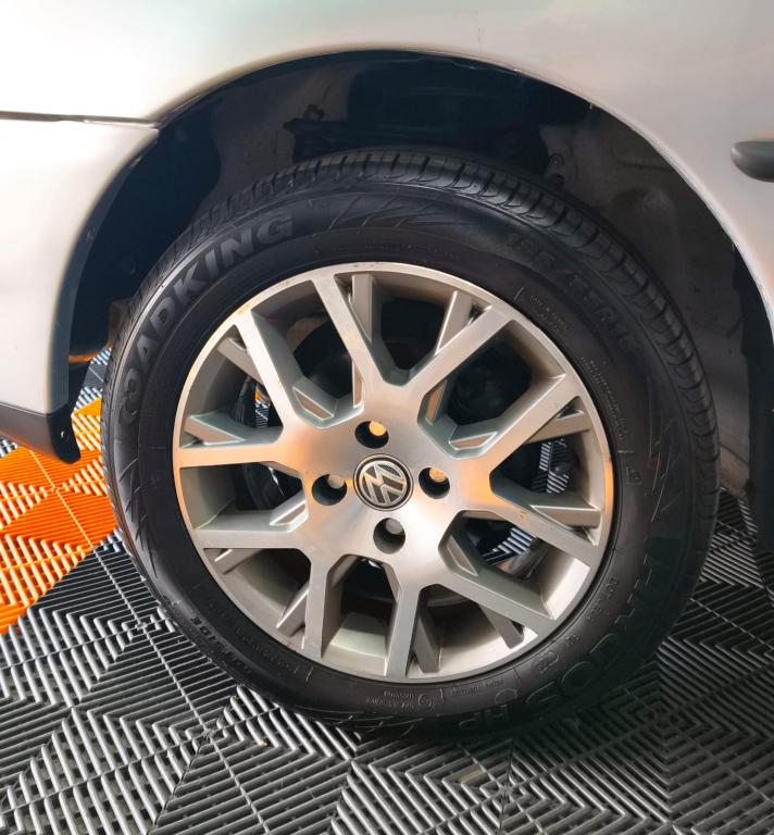 VOLKSWAGEN Saveiro - Foto