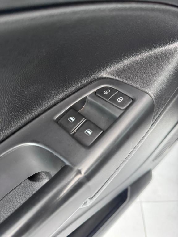 VOLKSWAGEN Saveiro - Foto