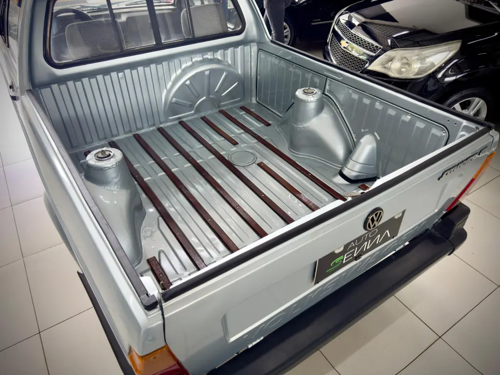 VOLKSWAGEN Saveiro - Foto