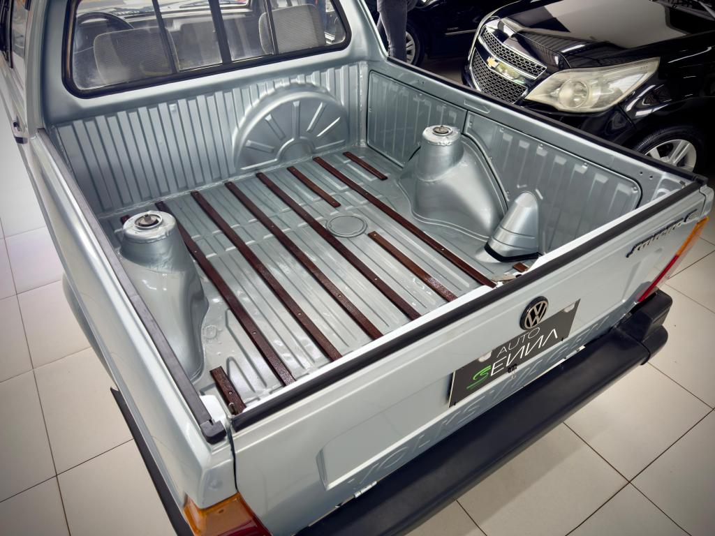 VOLKSWAGEN Saveiro - Foto