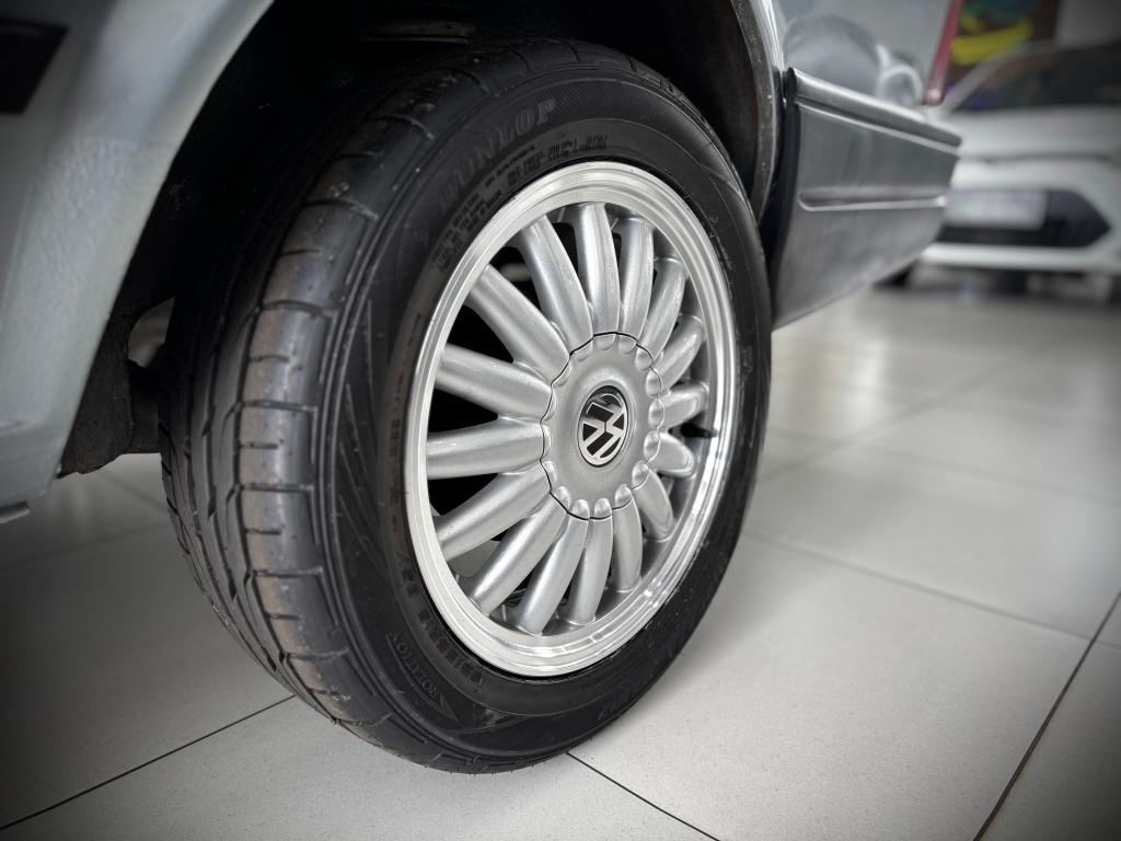 VOLKSWAGEN Saveiro - Foto