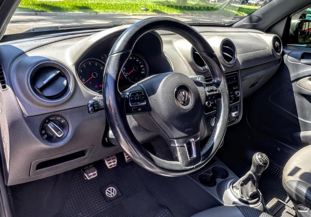 VOLKSWAGEN Saveiro - Foto