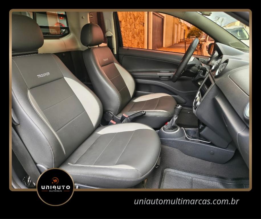 VOLKSWAGEN Saveiro - Foto