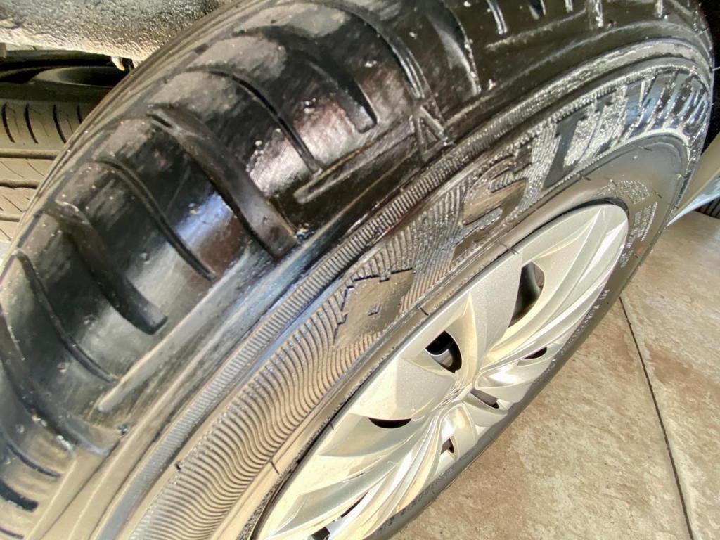 VOLKSWAGEN Saveiro - Foto