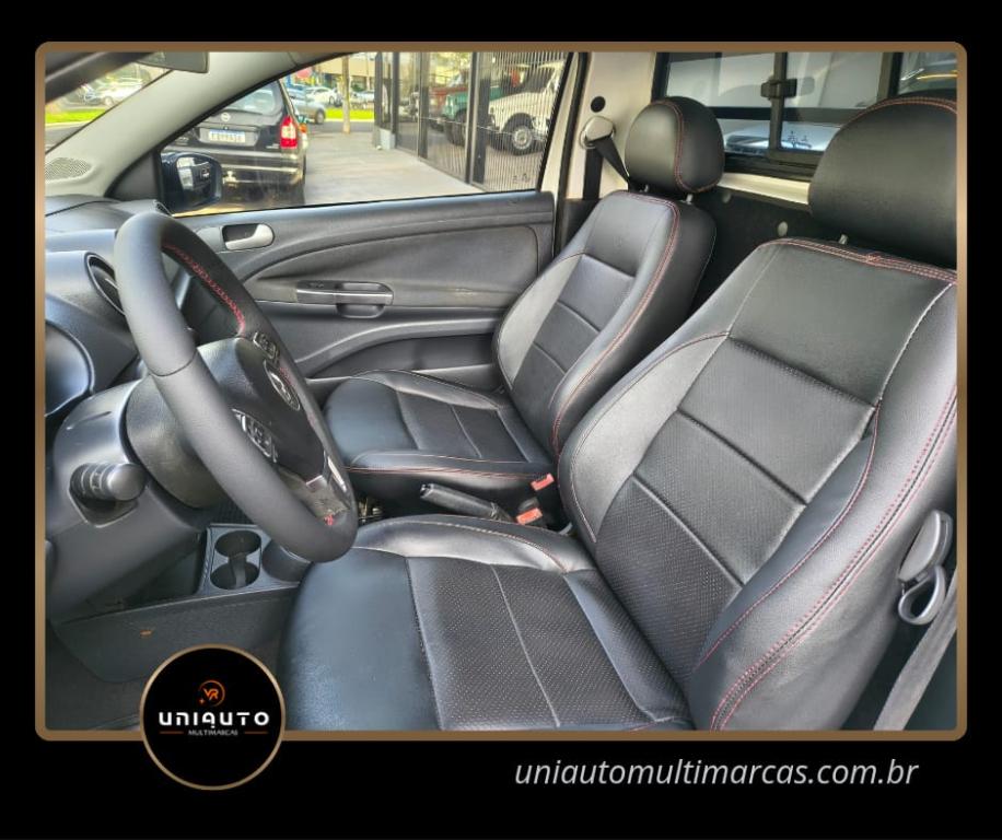 VOLKSWAGEN Saveiro - Foto