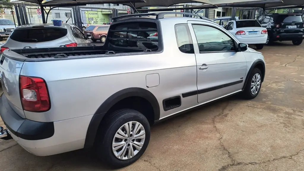 VOLKSWAGEN Saveiro - Foto