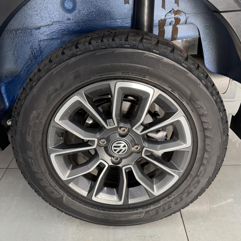 VOLKSWAGEN Saveiro - Foto