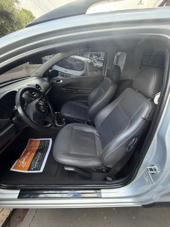 VOLKSWAGEN Saveiro - Foto