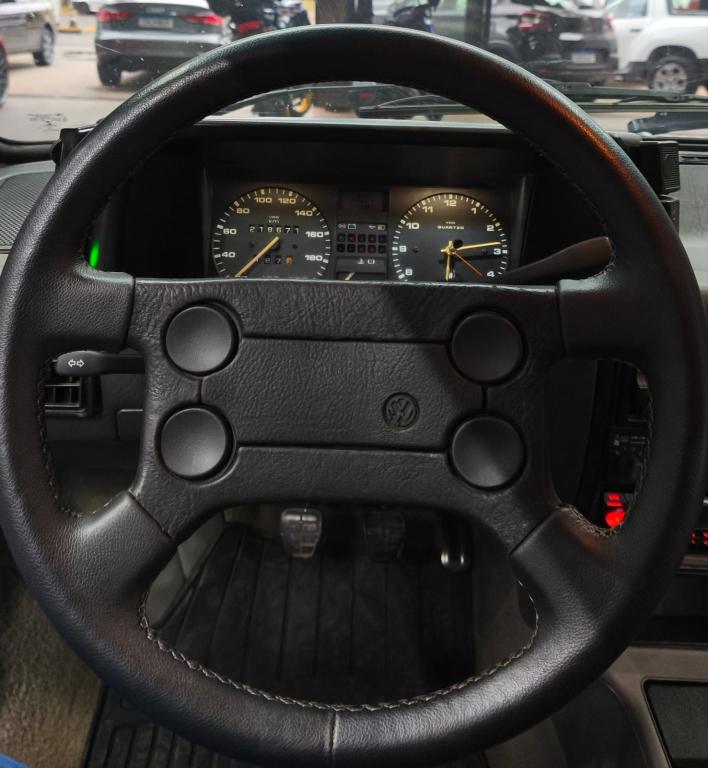 VOLKSWAGEN Saveiro - Foto
