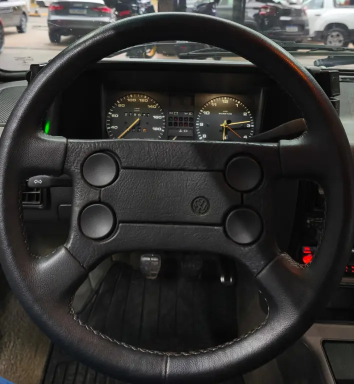 VOLKSWAGEN Saveiro - Foto