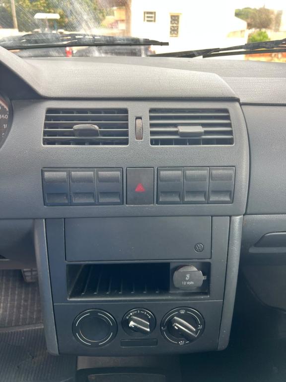VOLKSWAGEN Saveiro - Foto