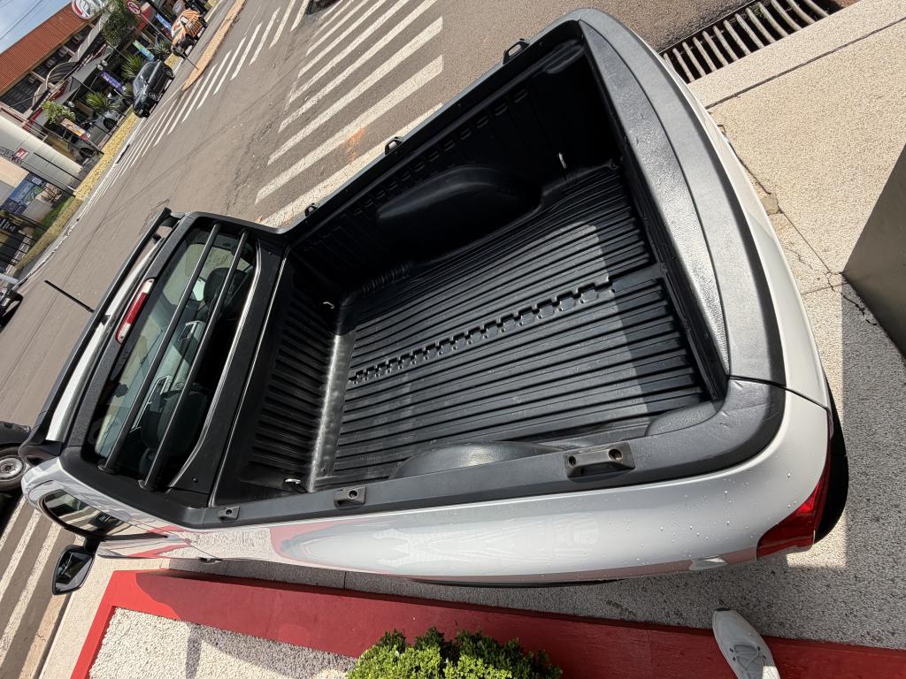 VOLKSWAGEN Saveiro - Foto