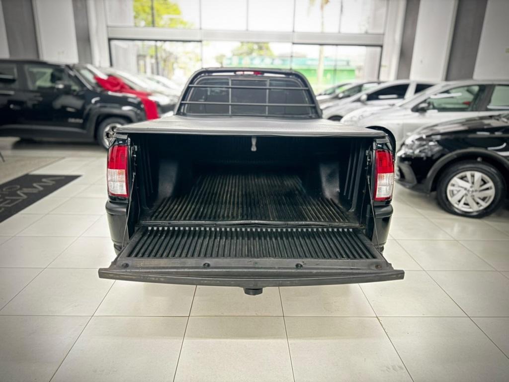 VOLKSWAGEN Saveiro - Foto