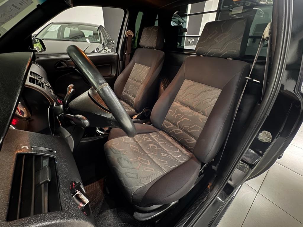 VOLKSWAGEN Saveiro - Foto