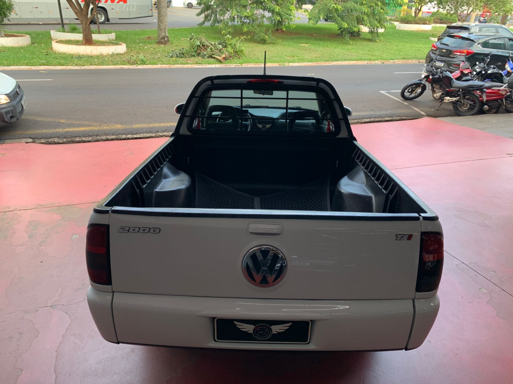 VOLKSWAGEN Saveiro - Foto