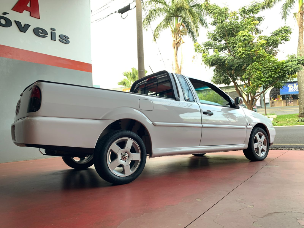 VOLKSWAGEN Saveiro - Foto