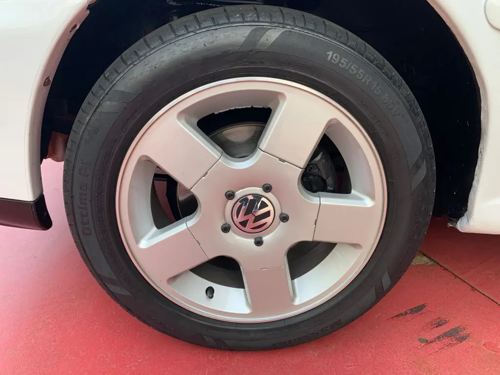 VOLKSWAGEN Saveiro - Foto