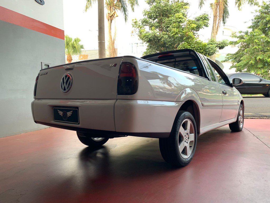 VOLKSWAGEN Saveiro - Foto