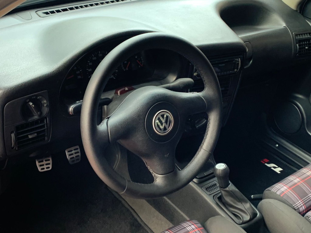 VOLKSWAGEN Saveiro - Foto