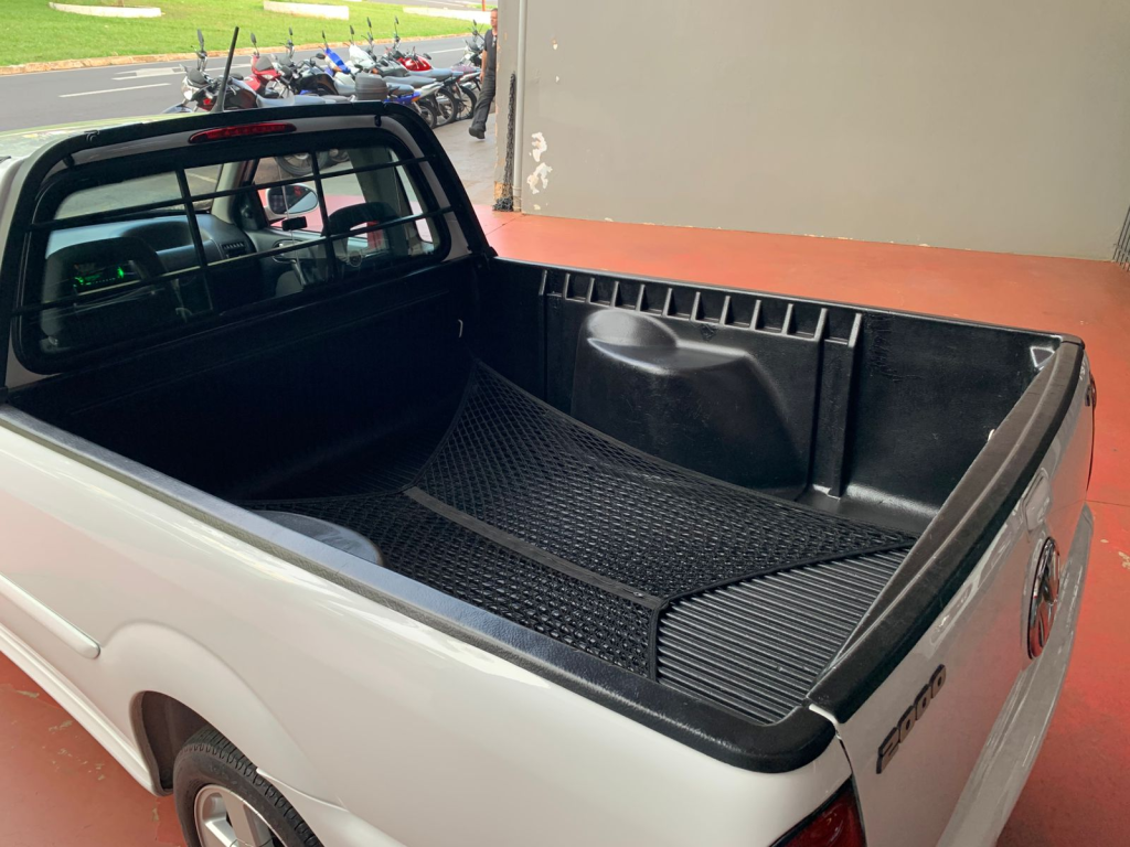 VOLKSWAGEN Saveiro - Foto