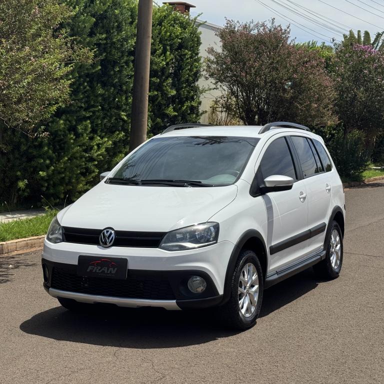 VOLKSWAGEN Space Cross
