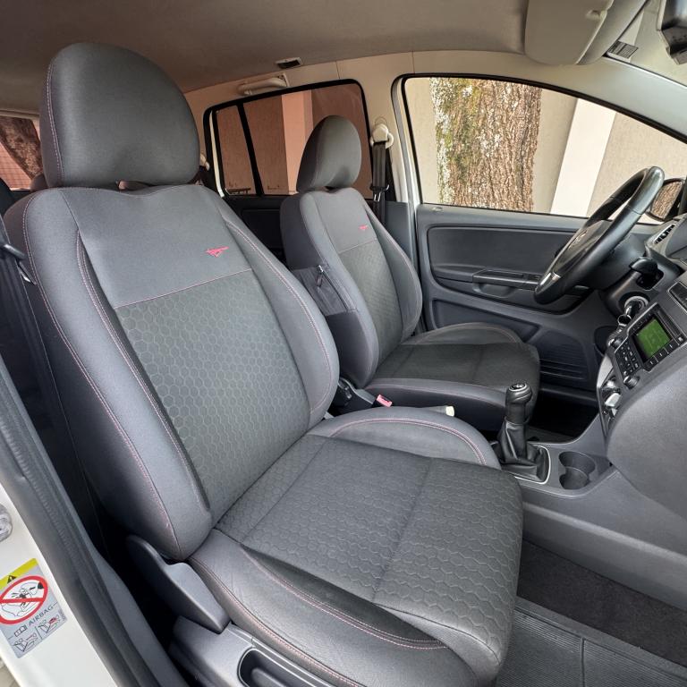 VOLKSWAGEN Space Cross - Foto