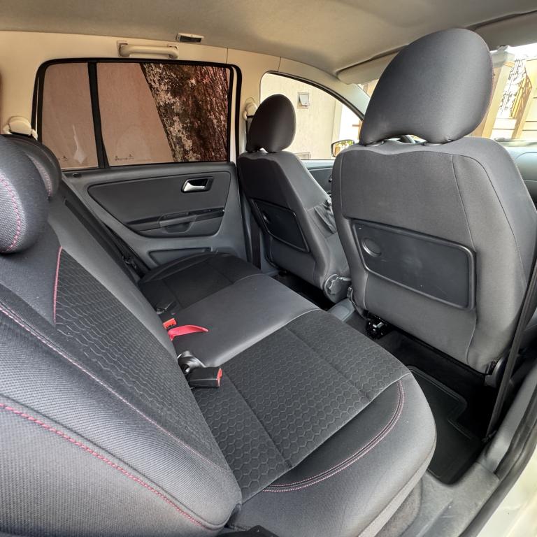 VOLKSWAGEN Space Cross - Foto