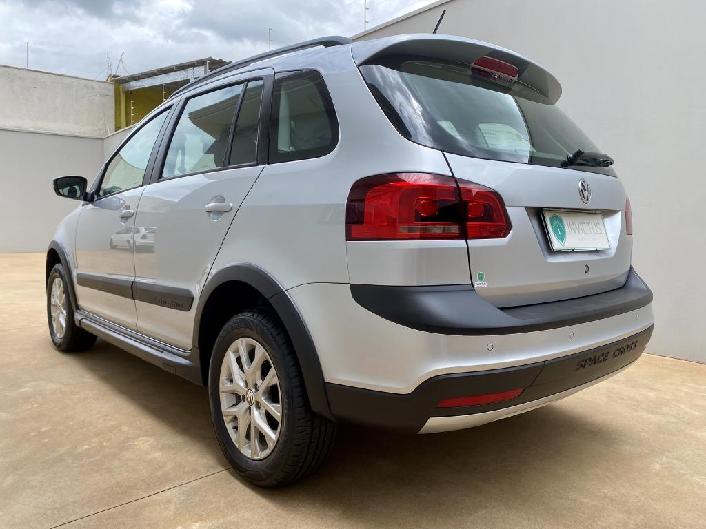 VOLKSWAGEN Space Cross - Foto