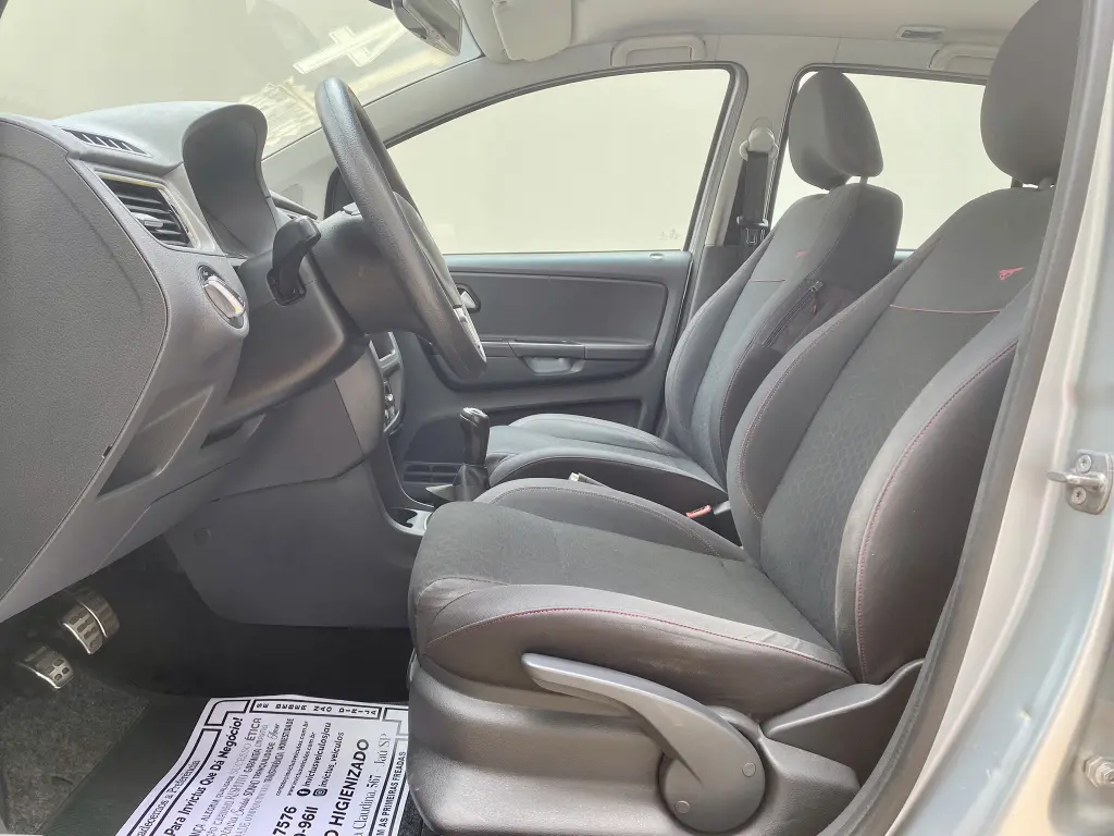 VOLKSWAGEN Space Cross - Foto