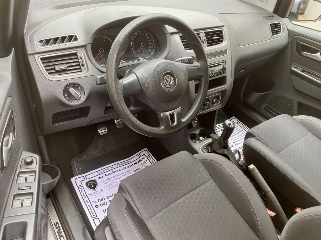 VOLKSWAGEN Space Cross - Foto