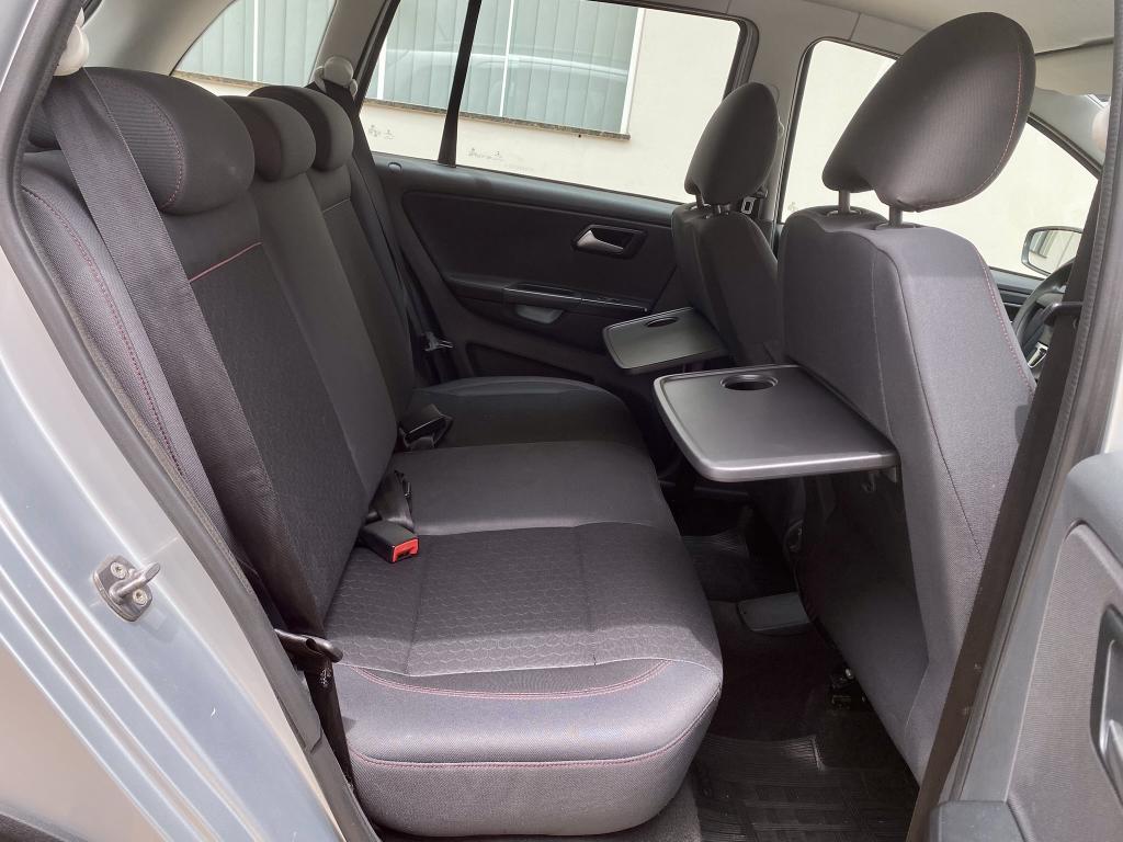 VOLKSWAGEN Space Cross - Foto