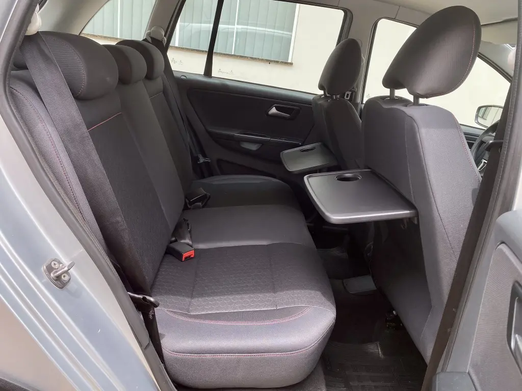 VOLKSWAGEN Space Cross - Foto