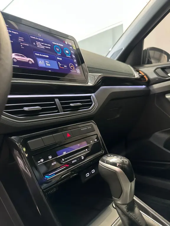 VOLKSWAGEN T-Cross - Foto