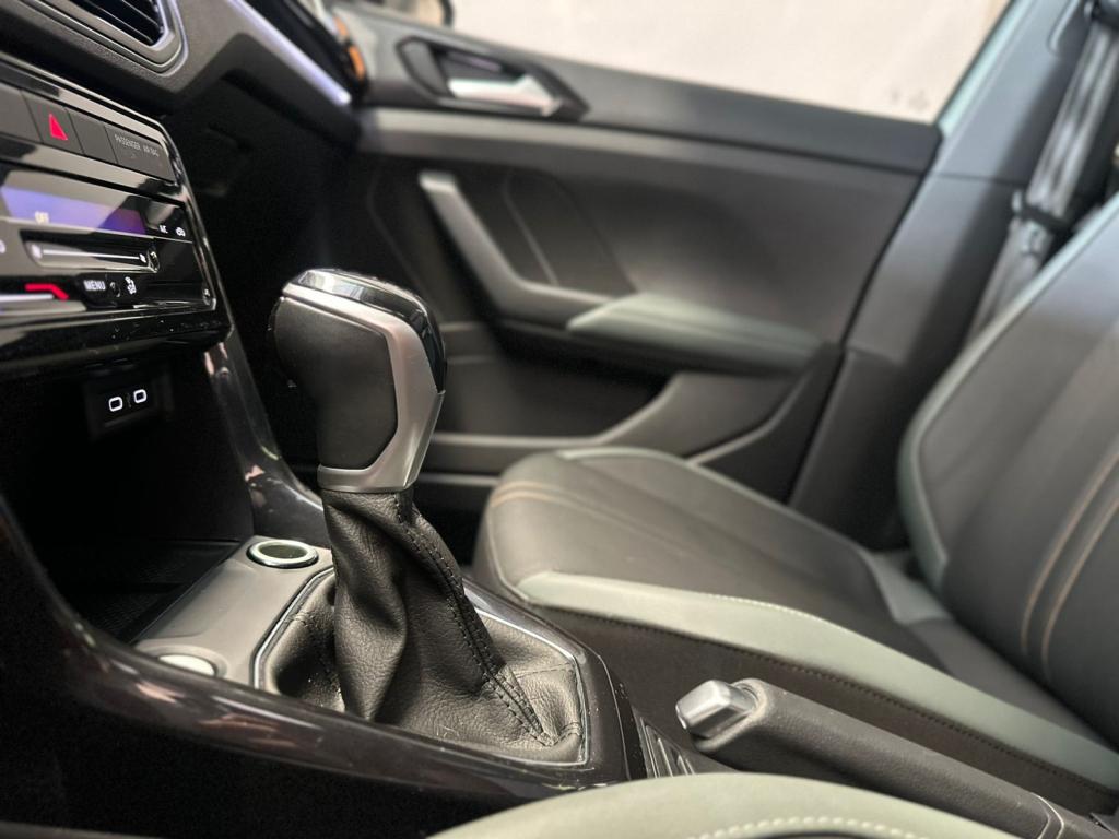 VOLKSWAGEN T-Cross - Foto