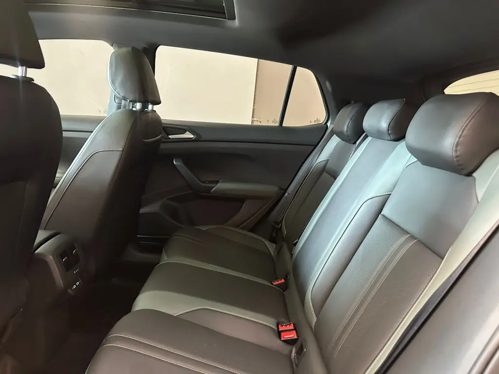 VOLKSWAGEN T-Cross - Foto