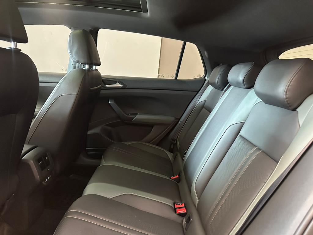 VOLKSWAGEN T-Cross - Foto