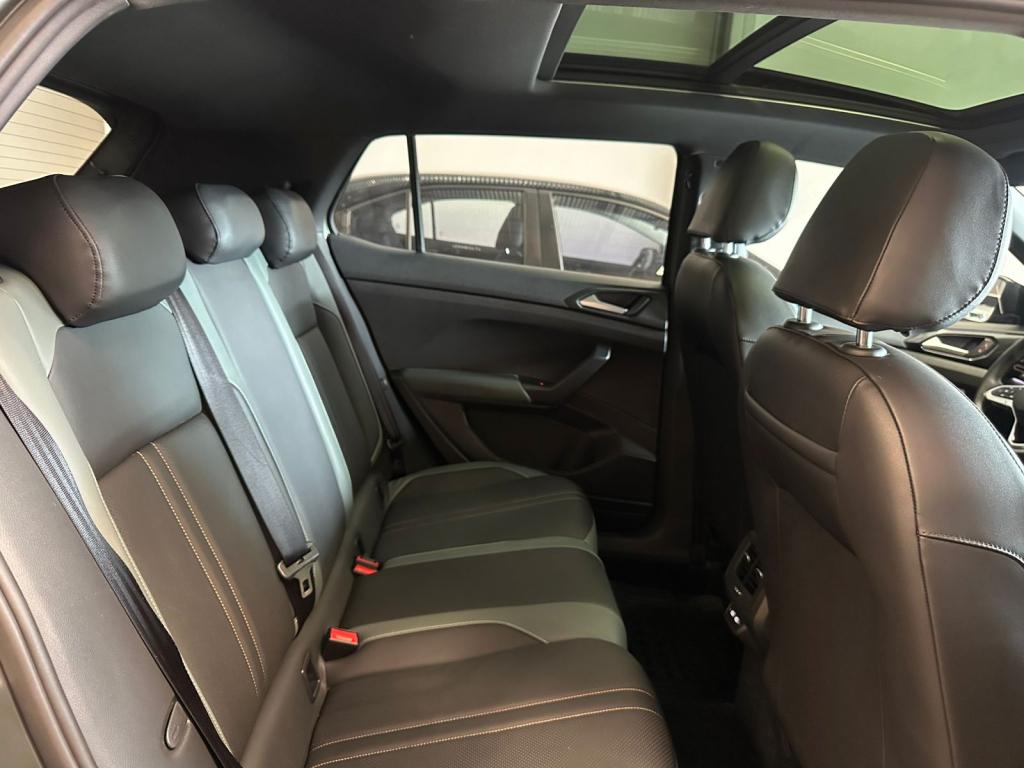 VOLKSWAGEN T-Cross - Foto