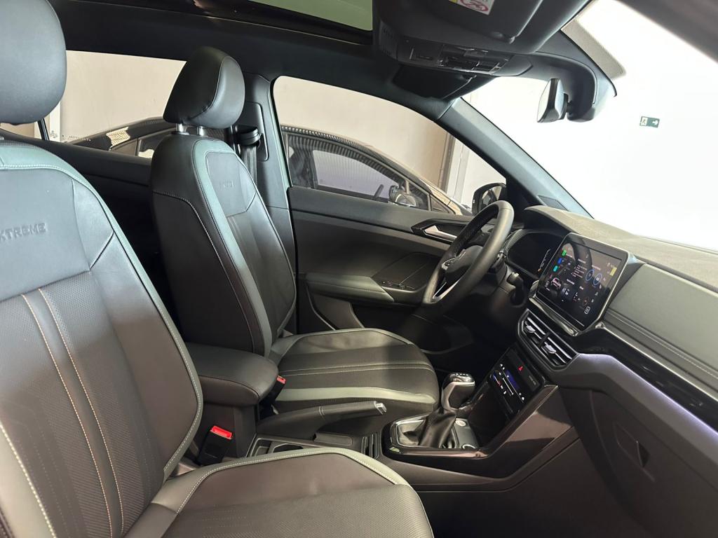 VOLKSWAGEN T-Cross - Foto